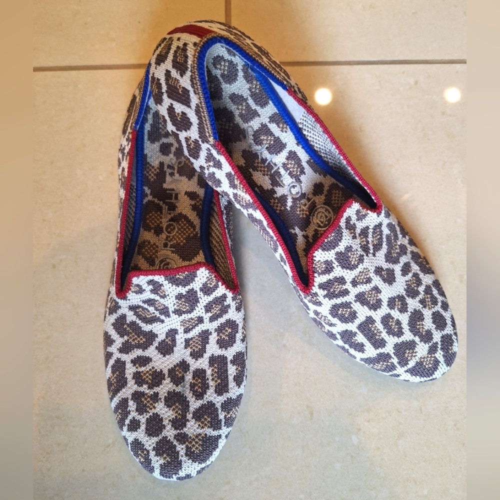 Rothy's women's leopard print with red and blue detail round toe flats -size 6.5 - Picture 2 of 10